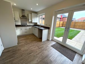 Kitchen Dining- click for photo gallery